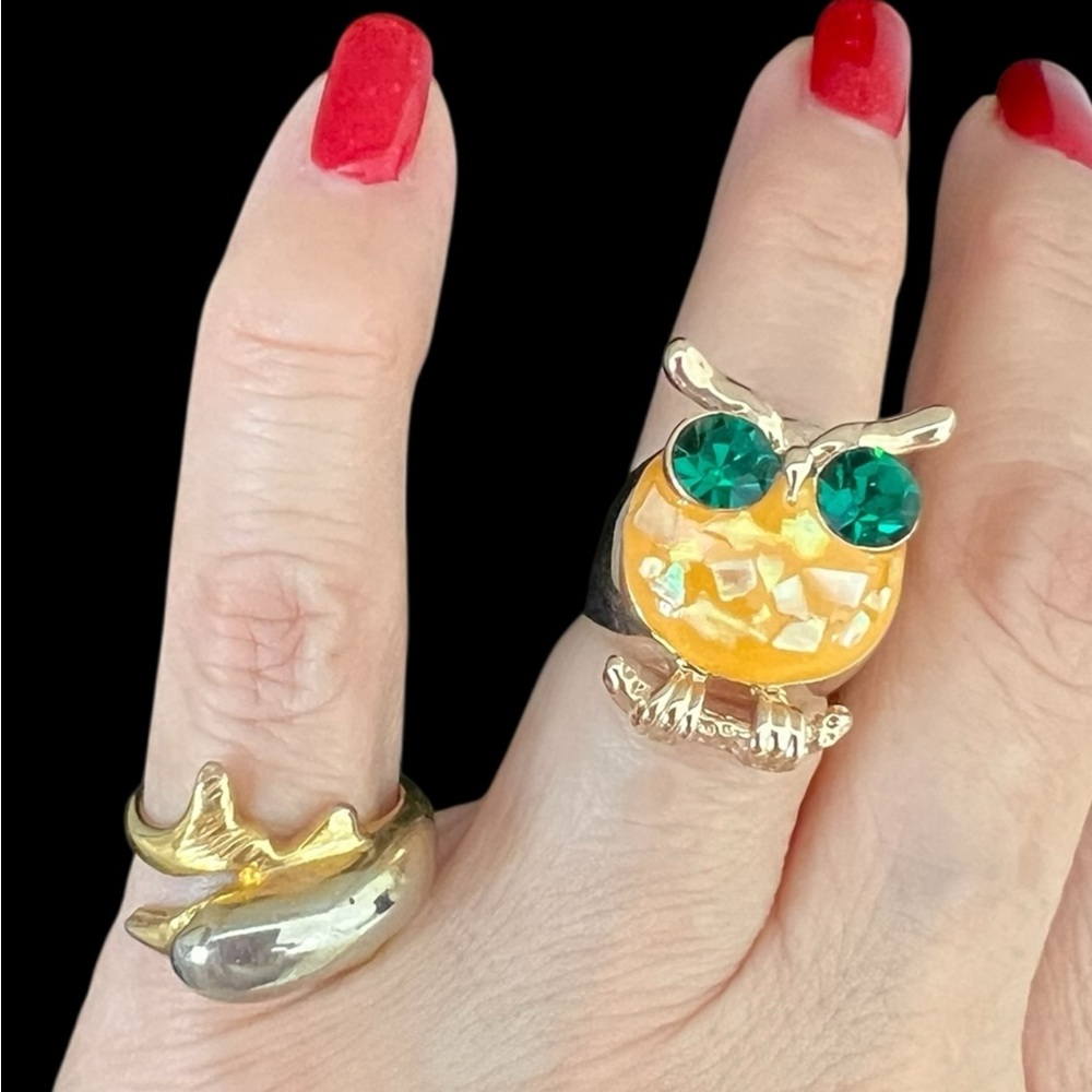 Animal rings lot of 2 gold tones Owl & Dolphin